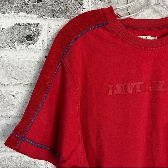 Levi’s Jeans Y2K Red Tab Relaxed Fit Red Graphic Short Sleeve T-Shirt - Picture 4 of 13